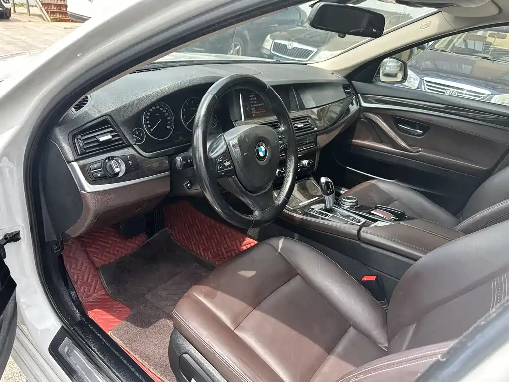 BMW 5 Series 2015 — фото 8