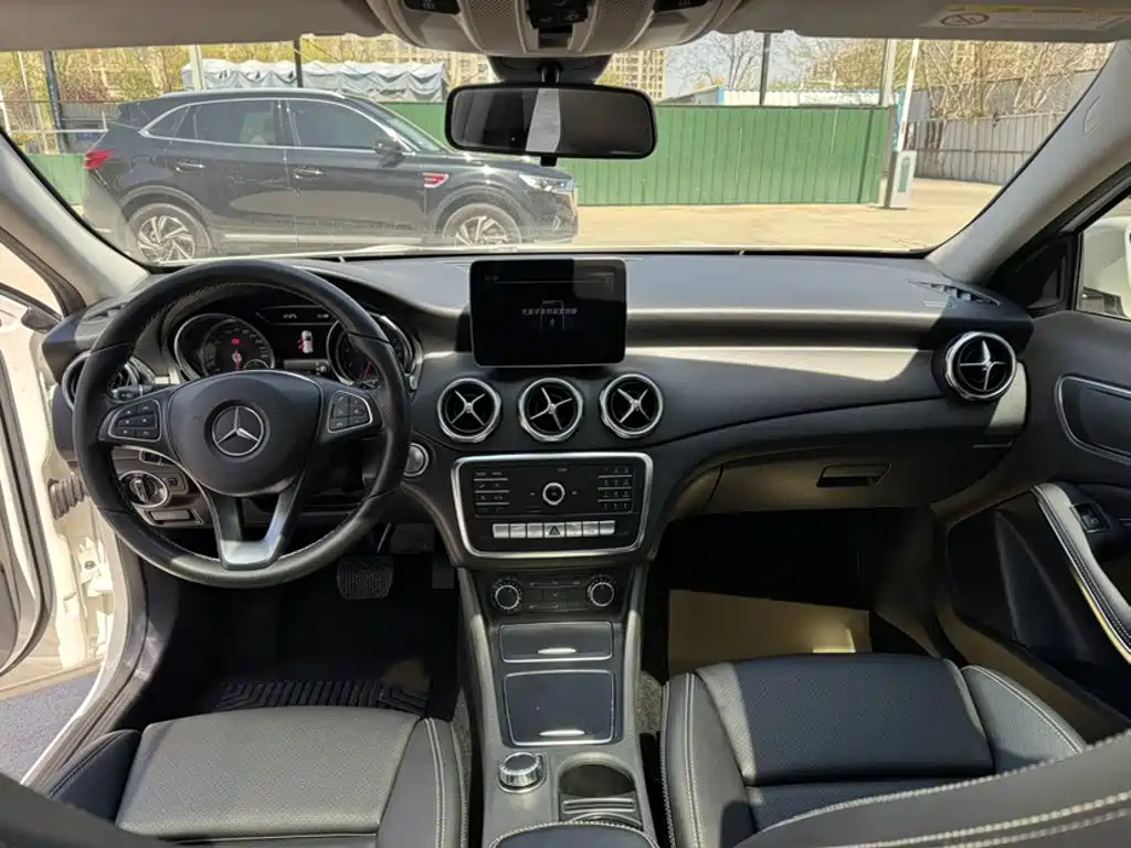 Mercedes-Benz GLA 2018 — фото 15