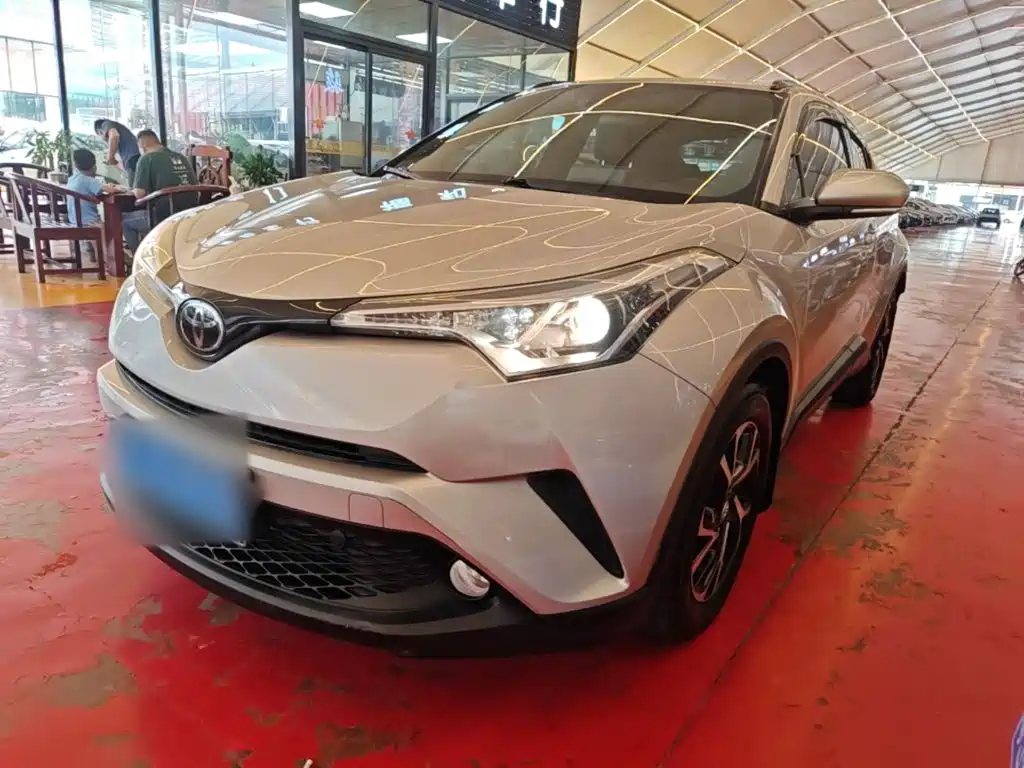 Toyota C-HR 2020 — фото 2