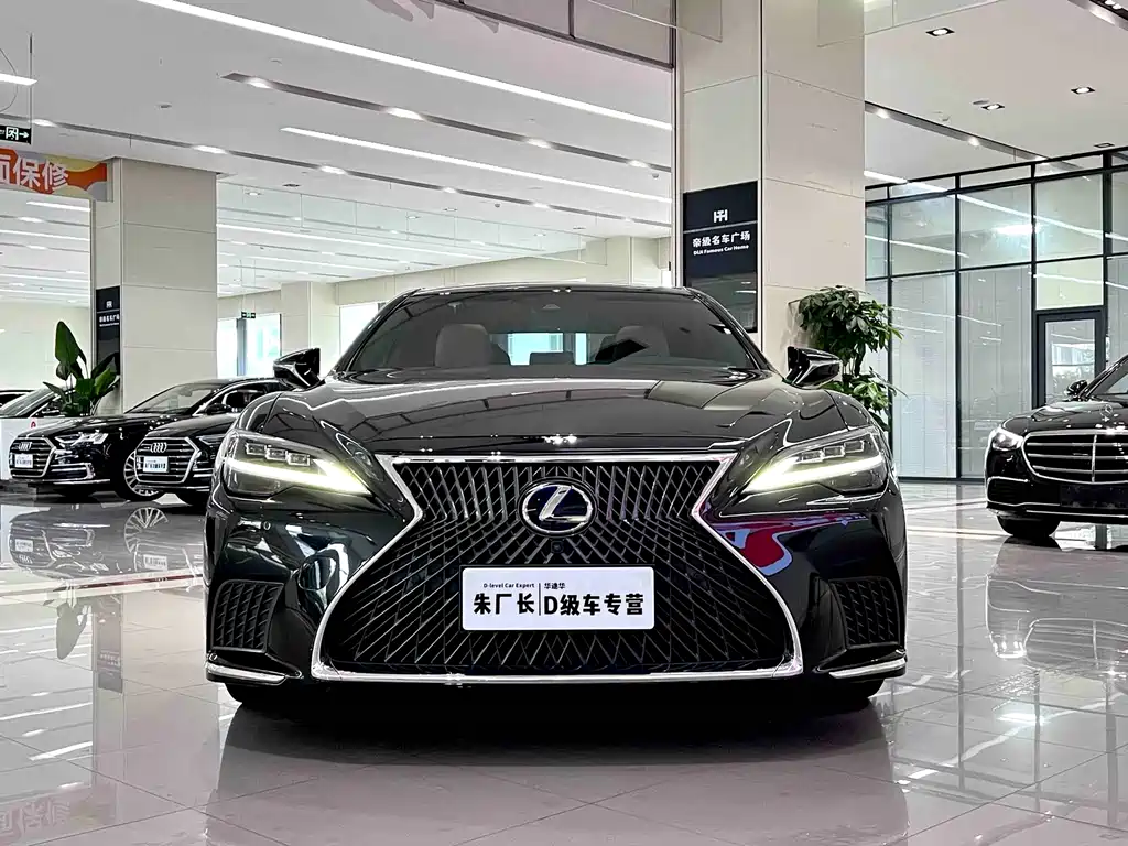 Lexus LS 2022