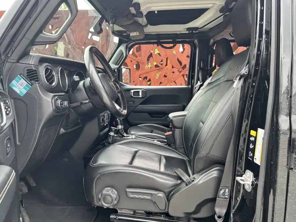 Jeep Wrangler 2021 — фото 11