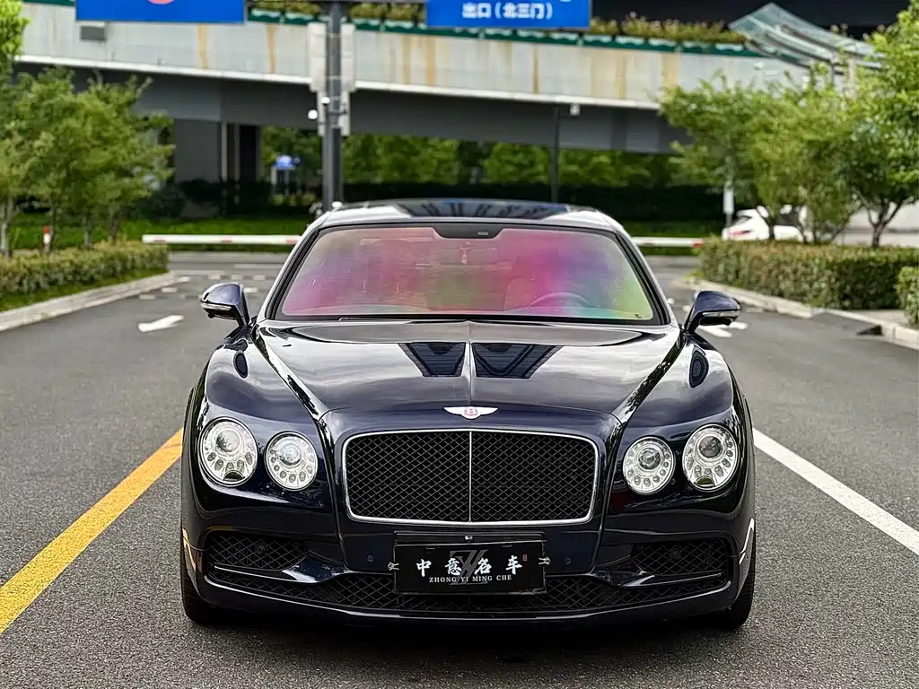 Bentley Flying Spur 2017 — фото 1