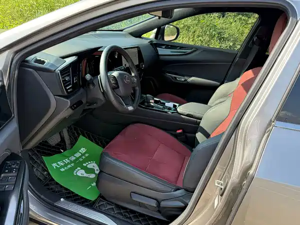 Lexus NX 2024