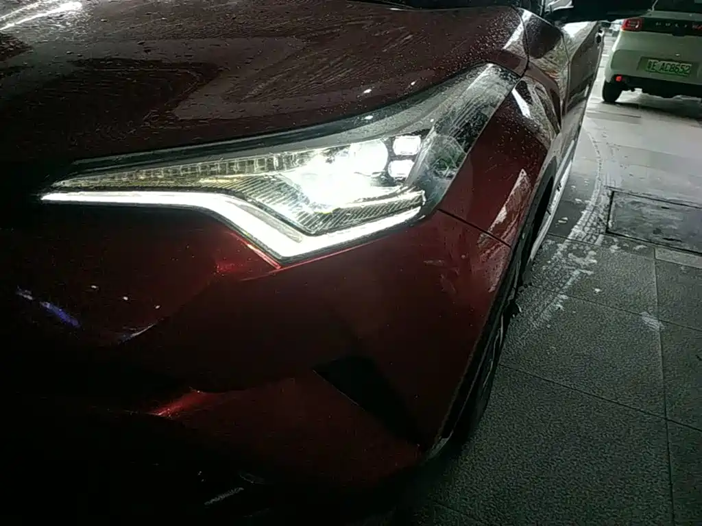 Toyota C-HR 2020 — фото 24