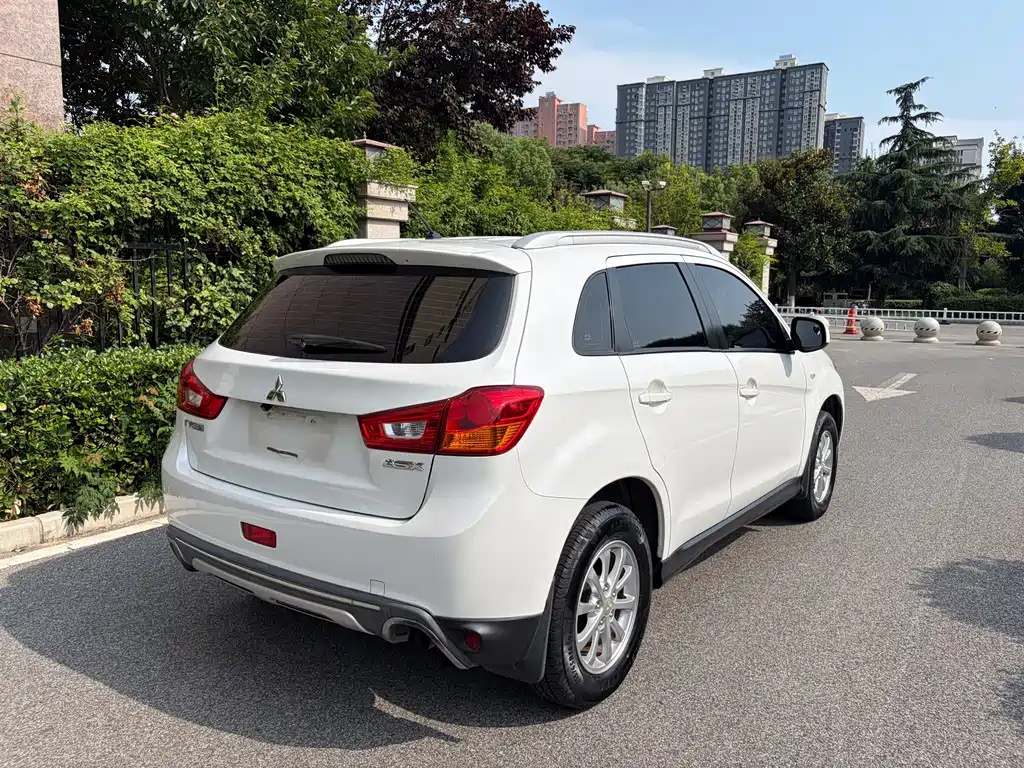 Mitsubishi Jinxuan ASX 2016 — фото 9