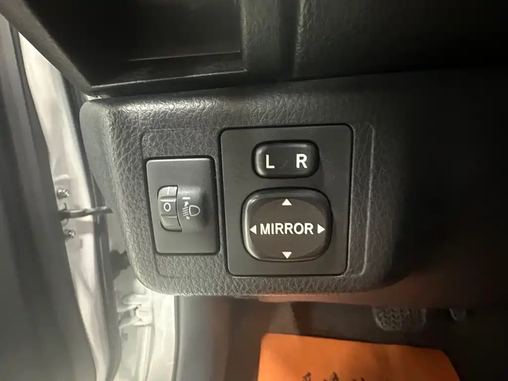 Toyota Yaris L 2023 — фото 14