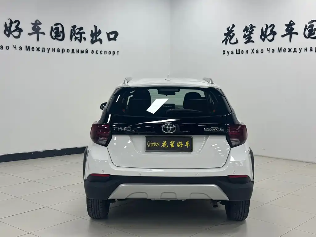Toyota Yaris L 2023 — фото 6