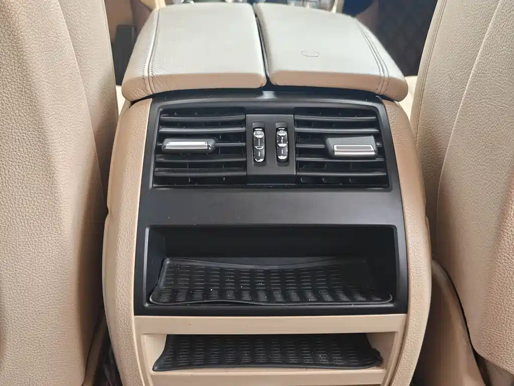 BMW 5 Series 2014 — фото 12