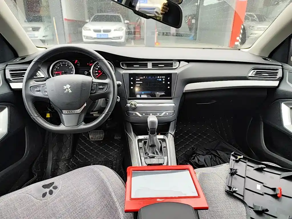 Peugeot 408 2019 — фото 10
