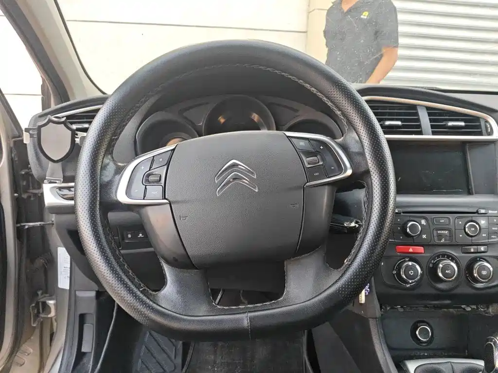 Citroën C4L 2016 — фото 11