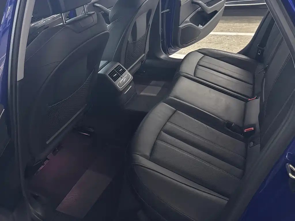 Audi A4L 2020