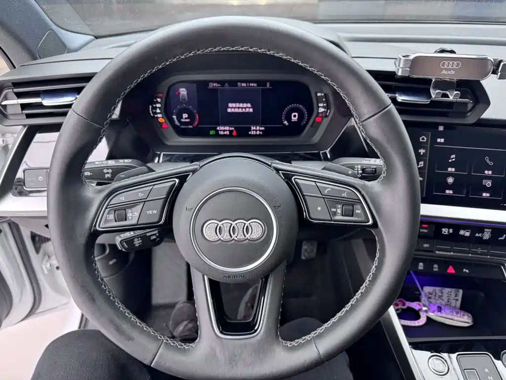 Audi A3 2023 — фото 9