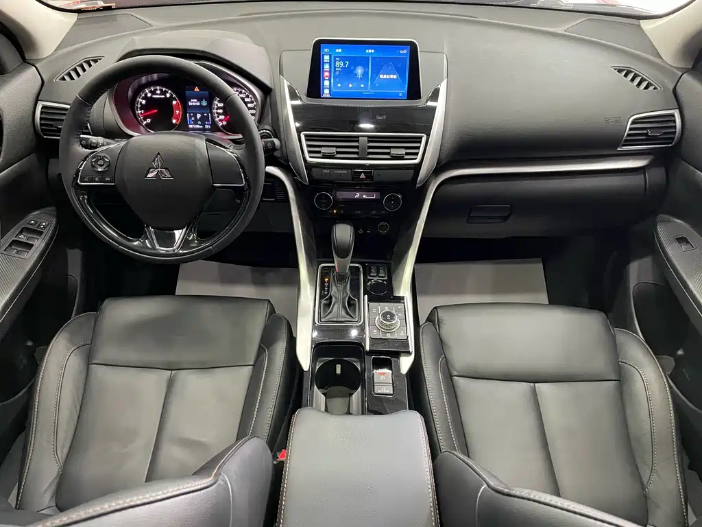 Mitsubishi Eclipse Cross 2020 — фото 13