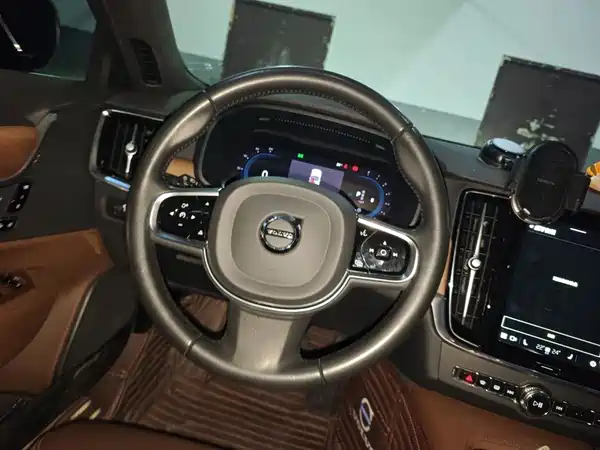 Volvo S90 2022