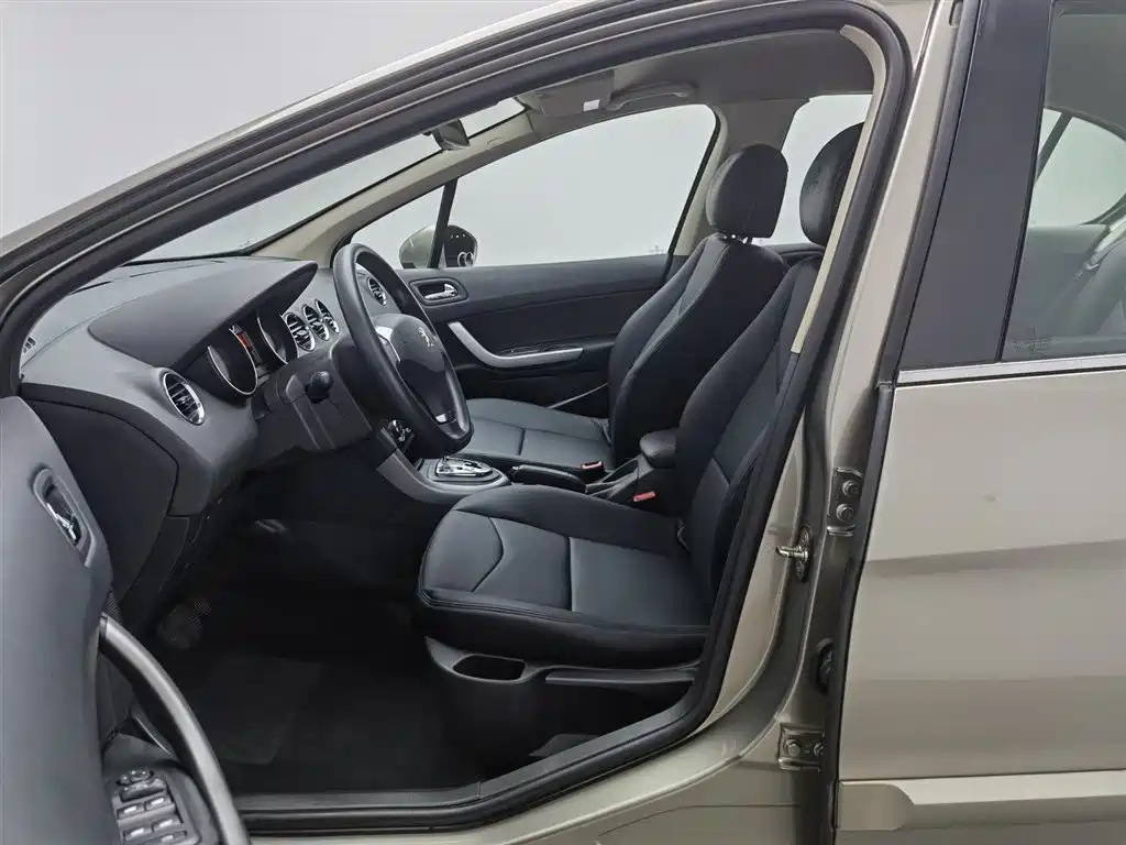 Peugeot 408 2014 — фото 10