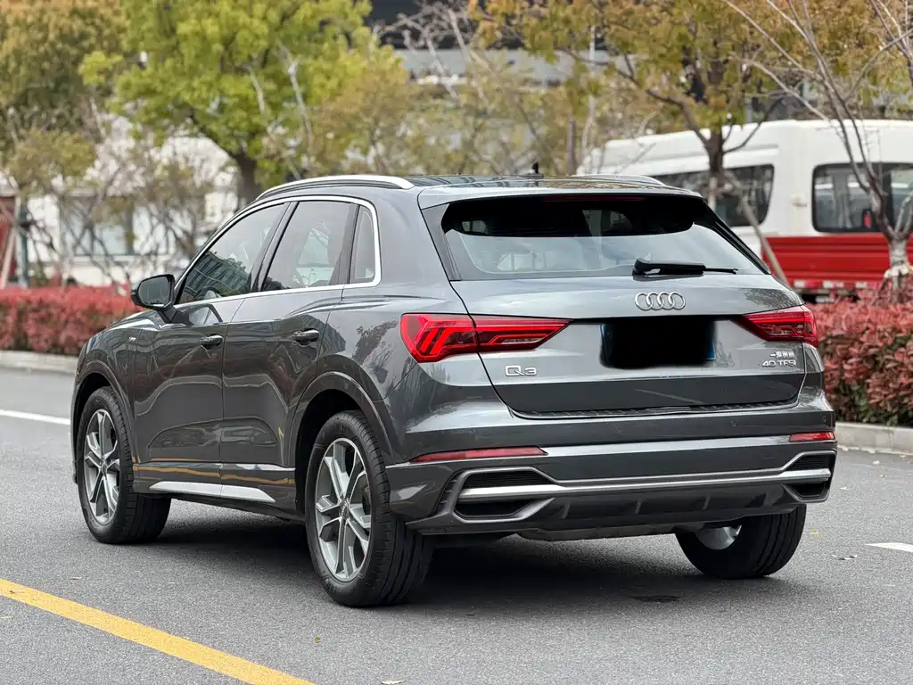 Audi Q3 2020 — фото 12