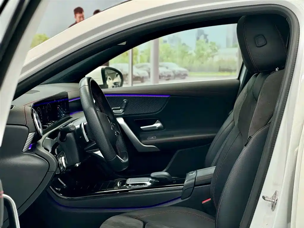 Mercedes-Benz A-Class 2023 — фото 6
