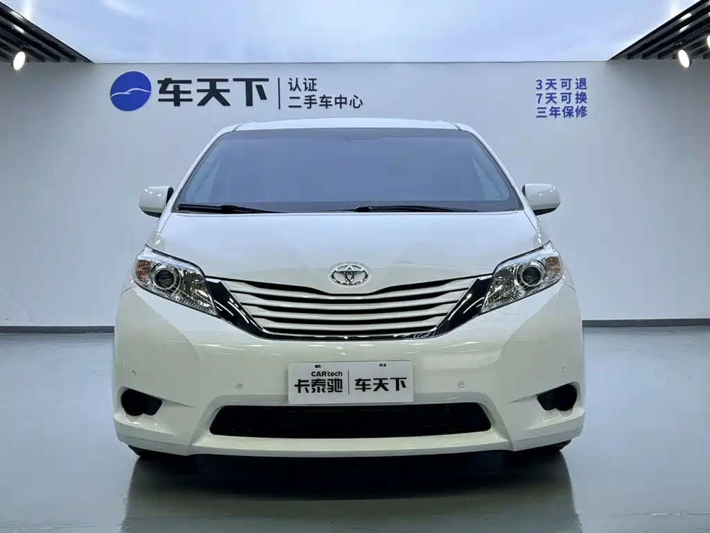 Toyota Sienna 2015 — фото 3