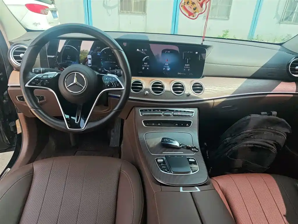 Mercedes-Benz E-Class 2023 — фото 3