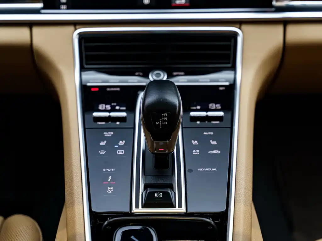 Porsche Panamera 2018 — фото 11