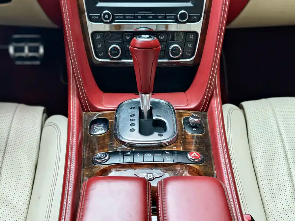 Bentley Flying Spur 2016 — фото 21