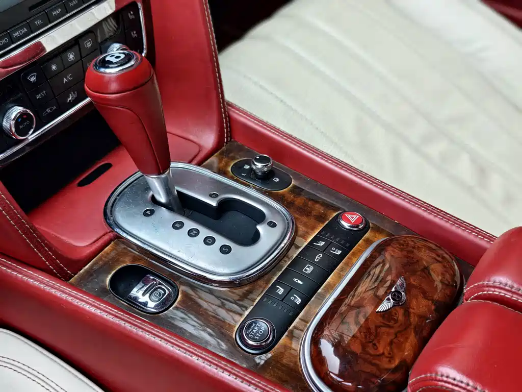 Bentley Flying Spur 2016 — фото 24