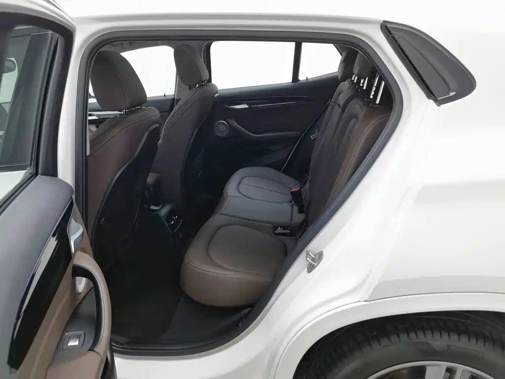 BMW X2 2023 — фото 15