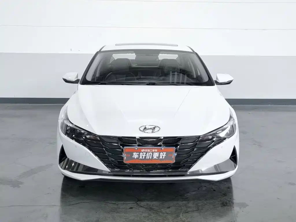 Hyundai Elantra 2022