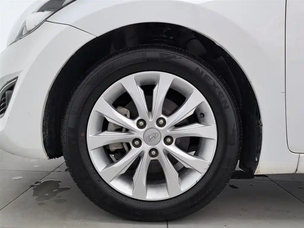 Hyundai Elantra Langdong 2018 — фото 17