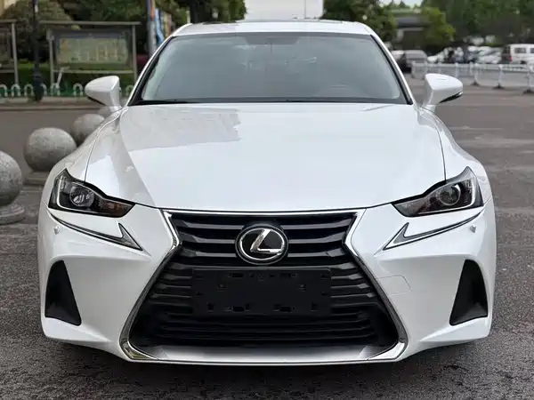 Lexus IS 2017
