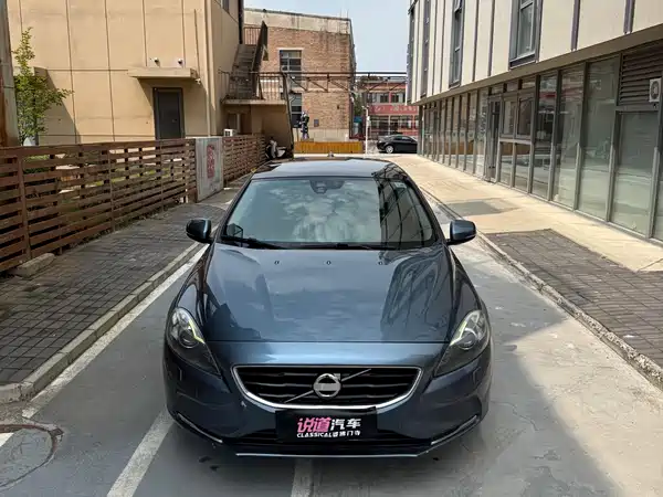 Volvo V40 2013