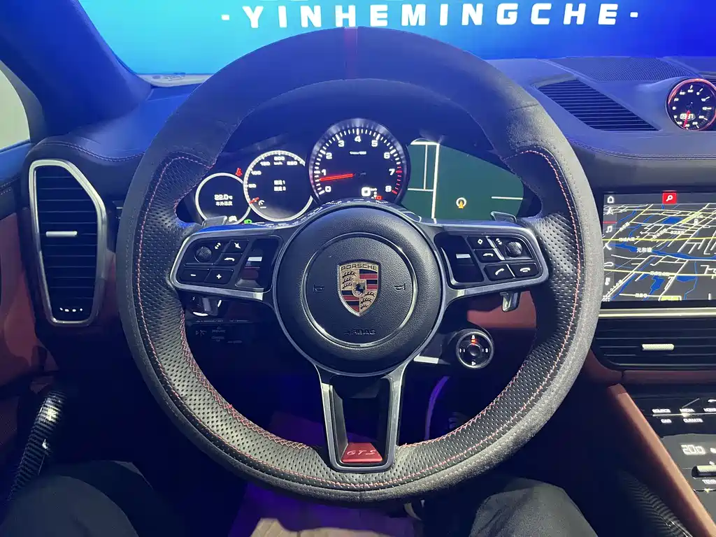 Porsche Cayenne 2020 — фото 11