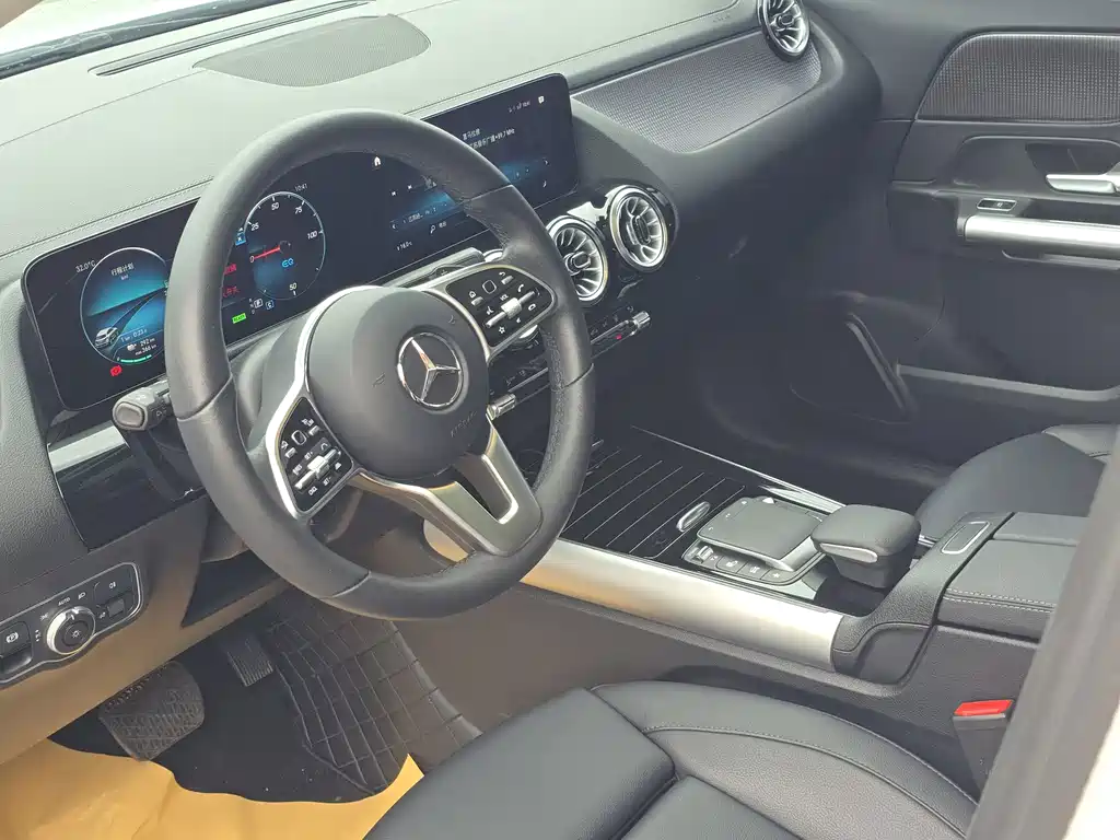 Mercedes-Benz EQA 2023 — фото 10