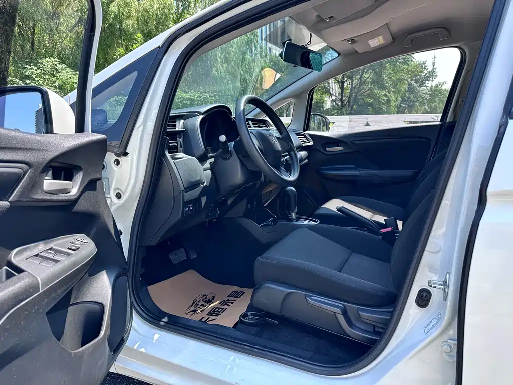 Honda Fit 2018 — фото 8