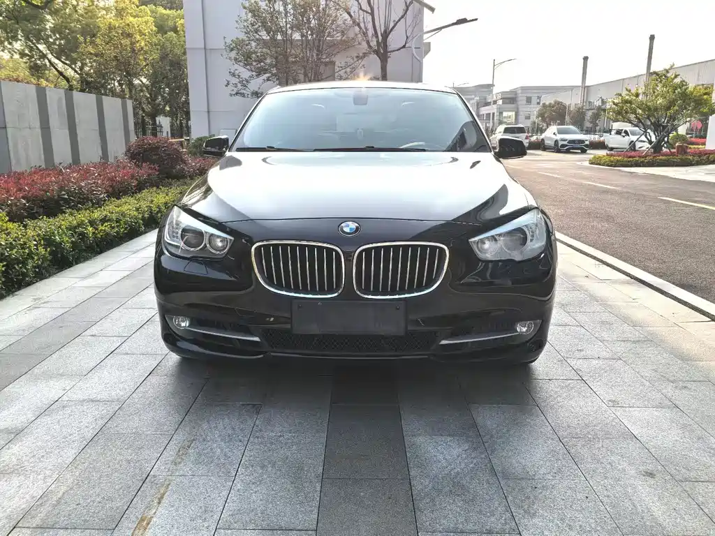 BMW 5 Series GT 2013 — фото 2