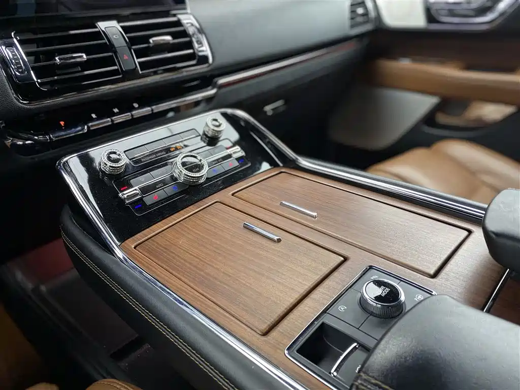 Lincoln Navigator 2021 — фото 10