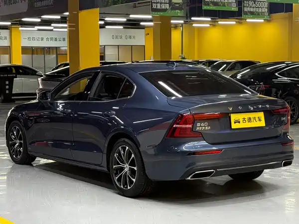 Volvo S60 2022
