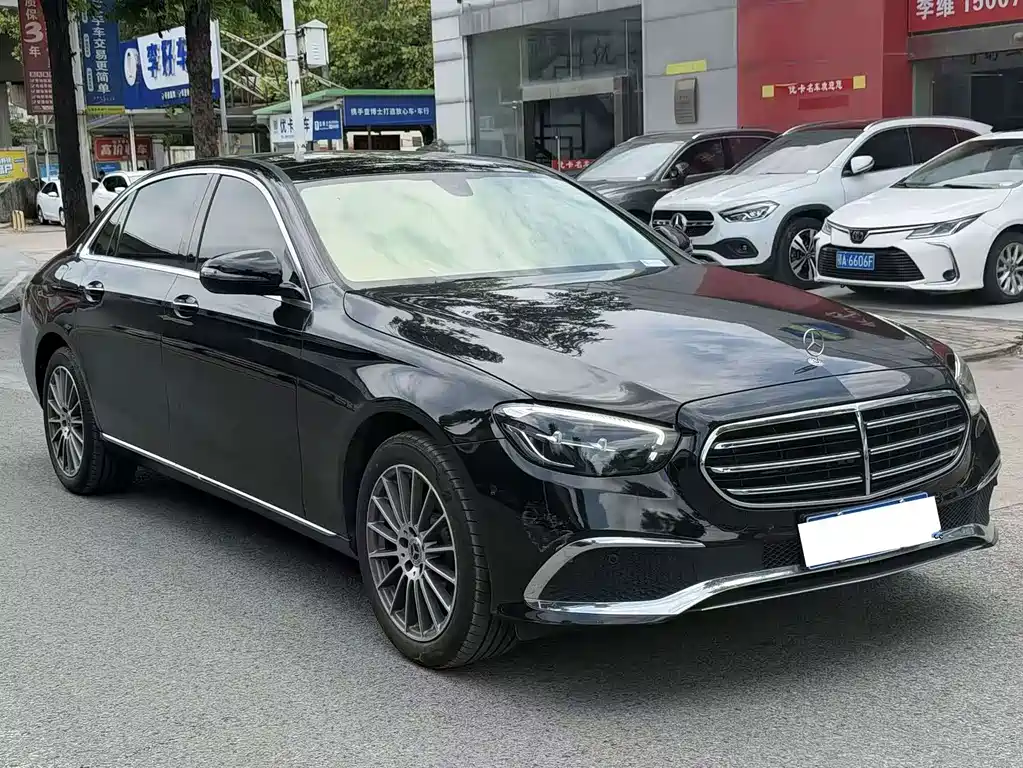 Mercedes-Benz E-Class 2022 — фото 3