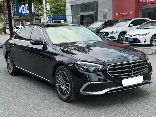 Mercedes-Benz E-Class 2022