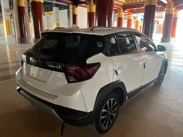 Toyota Yaris L 2023