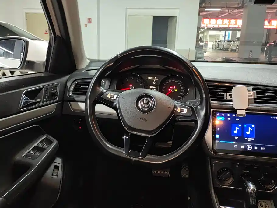 Volkswagen Lavida 2018 — фото 15