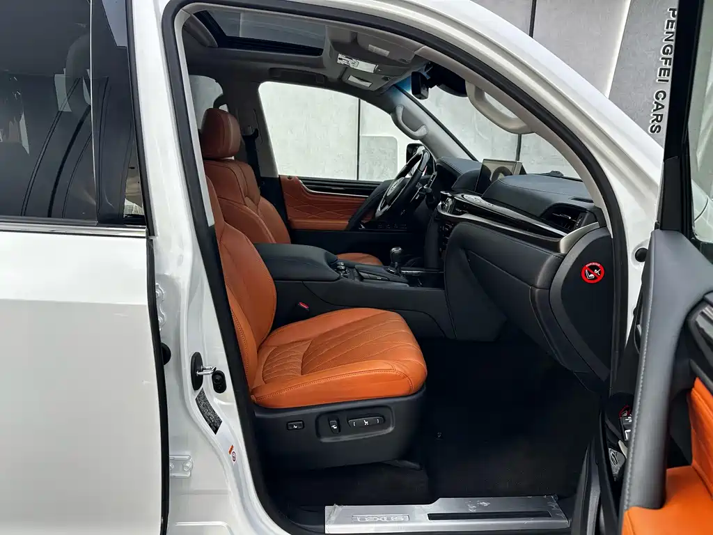 Lexus LX 2019 — фото 10