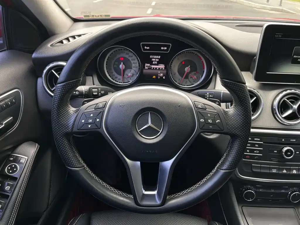 Mercedes-Benz GLA 2016 — фото 11