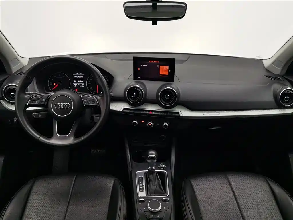 Audi Q2L 2020