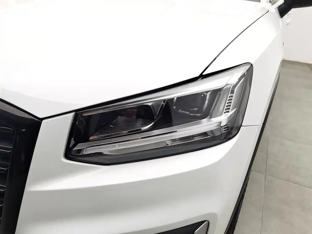 Audi Q2L 2020