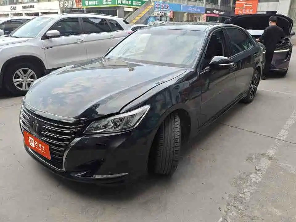 Toyota Crown 2018 — фото 12