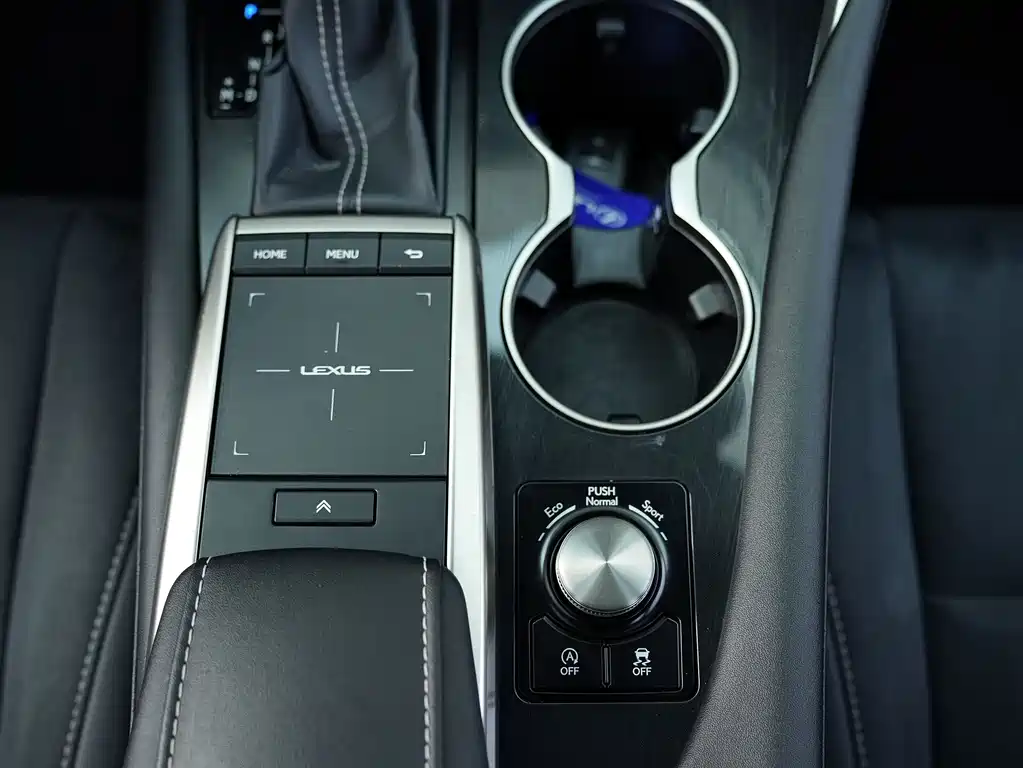 Lexus RX 2022 — фото 19