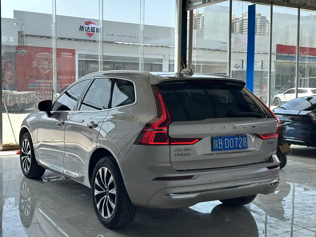 Volvo XC60 2024 — фото 9