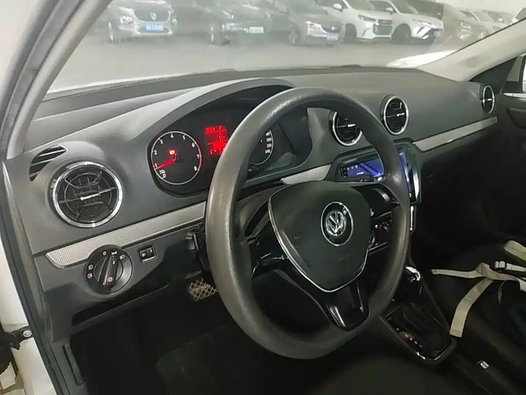 Volkswagen Jetta 2018 — фото 10