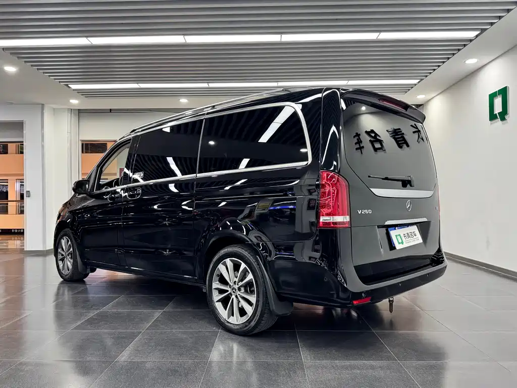 Mercedes-Benz V-Class 2022 — фото 4